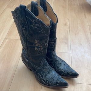 Super Cute Corral Boots Size 8